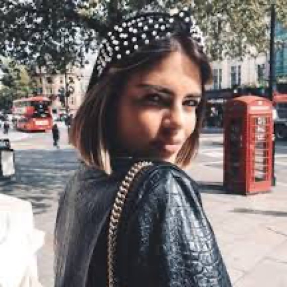 Gray velvet pearl beaded headband - Picture 7 of 7